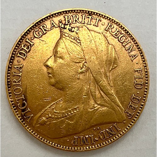 742 - A Victorian full gold sovereign 1899.