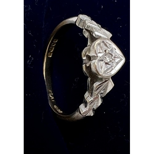 632 - An 18 carat gold and platinum diamond set ring. Size J. Weight 3.3gm.