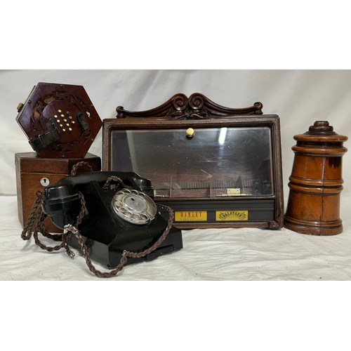 1236 - A miscellany of vintage items to include a cigar display case produced by Roger Aplin Ltd, Dublin 39... 