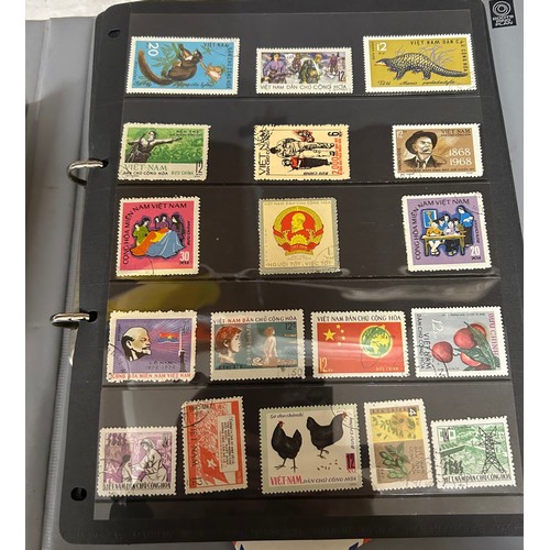 745 - An accumulation of World and GB stamps in 14 albums.
GB mainly 1980's mint in blocks and presentatio... 