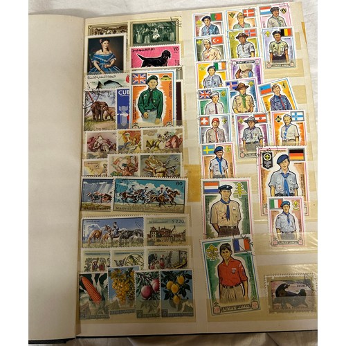 745 - An accumulation of World and GB stamps in 14 albums.
GB mainly 1980's mint in blocks and presentatio... 