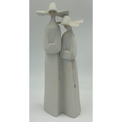 451 - Collection of Lladro Monjas Nuns to include 4611, 14611 & 55001, all boxed with tallest 32cm.