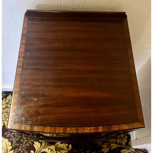 59 - An inlaid mahogany bedside cabinet with slatted back. 76 h x 40 d x 36cm w.