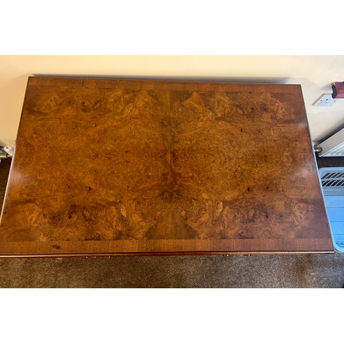 77 - A burr walnut sofa table with 2 drawers to front and lift up leaves to each side. 73 h x 96 w x 58cm... 