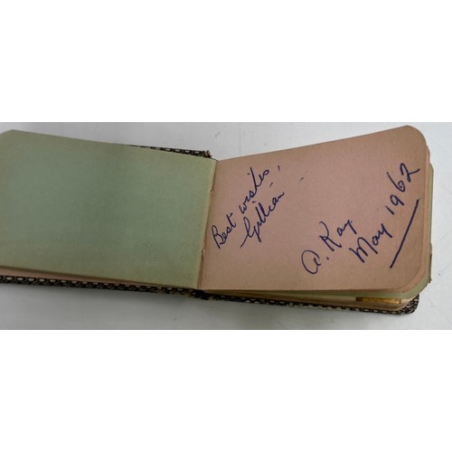 929 - Leeds United interest. A small autograph book containing autographs relating to Leeds United in 1962... 