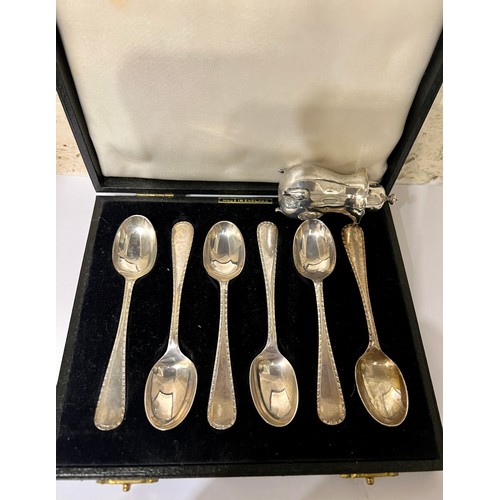 836 - Six boxed hallmarked silver teaspoons, Birmingham 1962, maker Barker Brothers Silver Ltd. together w... 