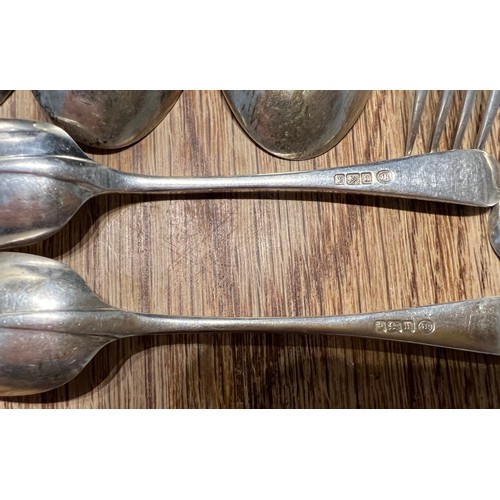 837 - Sheffield silver rattail cutlery to include 6 table forks, 3 table spoons, 6 dessert forks, 5 Desser... 