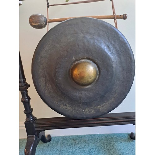 89 - A 19thC gong on mahogany frame. 89cm h x 60cm w x 35cm d.