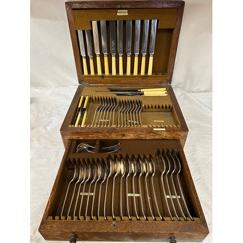 909 - A canteen of silver plated cutlery with bone handles in an oak box by Roberts & Belk Ltd Furnival Wo... 