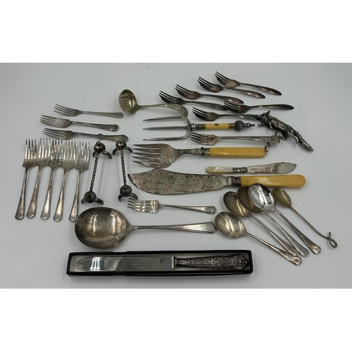 909 - A canteen of silver plated cutlery with bone handles in an oak box by Roberts & Belk Ltd Furnival Wo... 