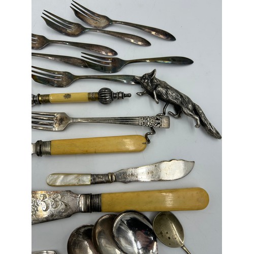 909 - A canteen of silver plated cutlery with bone handles in an oak box by Roberts & Belk Ltd Furnival Wo... 