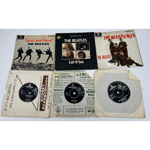 952 - A collection of music memorabilia to include The Fabulous Beatles guitar shaped Jewellery Brooch x 5... 