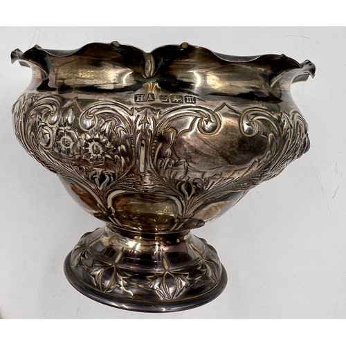 847 - A hallmarked silver pedestal bowl. Sheffield 1904, maker Atkinson Brothers. Weight 263gm.