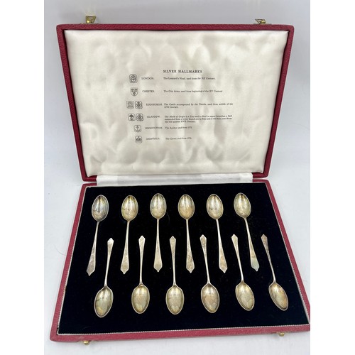 849 - A boxed set of six tea and coffee spoons. Various assay offices. 1961. Total weight 100gm.