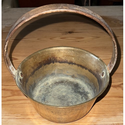 905 - Two 19thC brass jam pans, largest 27cm d.