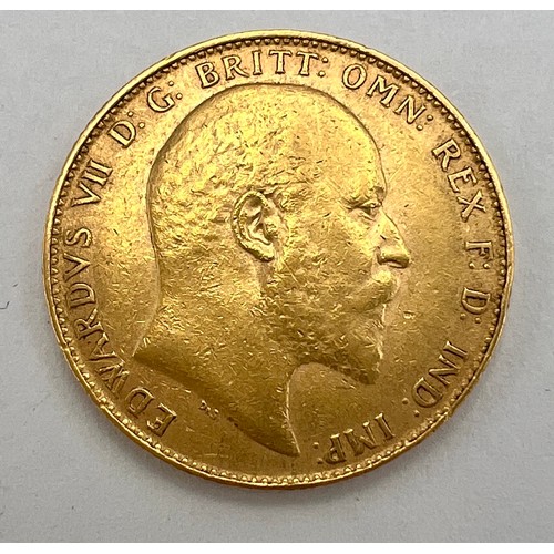 762 - An Edward VII 1904 full gold sovereign.