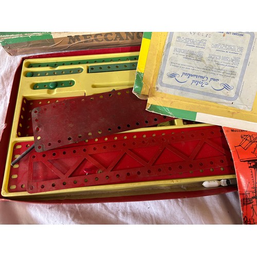 A selection of Vintage Meccano No.5 & 5A boxes with 2 x instructions ...