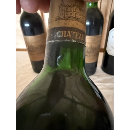 12 - Chateau Margaux Premier Grand Cru Classe Margaux. 2002. 3 x 75cl together with Chateau D'Issan Marga... 