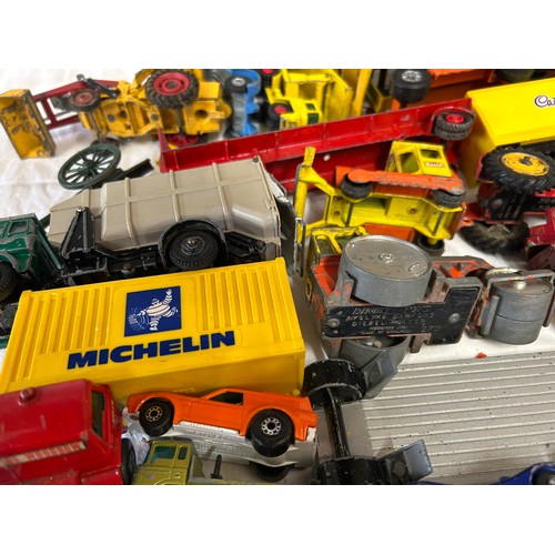 1279 - A large collection of die cast vehicles to include Matchbox, Corgi, Dinky, Tri-ang and others.