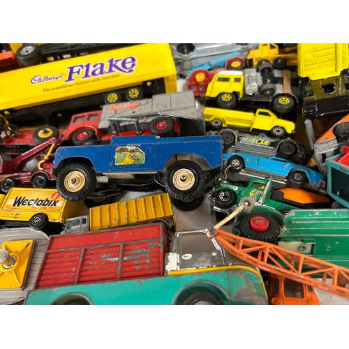 1279 - A large collection of die cast vehicles to include Matchbox, Corgi, Dinky, Tri-ang and others.