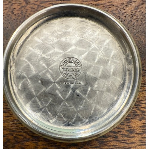 996 - A Universal Chronograph Geneve Compur 30 gentleman's wristwatch, circa 1940-41, Spillmann case back ... 