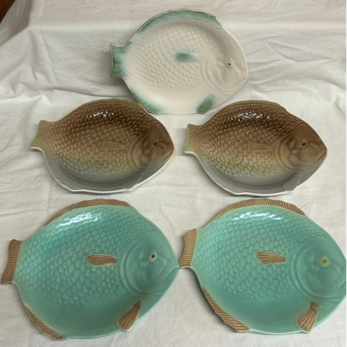 37 - A collection of Shorter & Son fish ware plates to include large plate 51cm l, 2 x plates 37cm, 2 x l... 