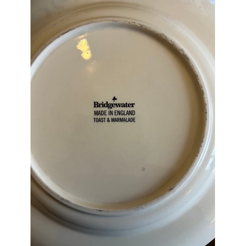 48 - A quantity of Emma Bridgewater 'Toast & Marmalade' ware, to comprise 2 x dinner plates 27cm d, 1 x s... 