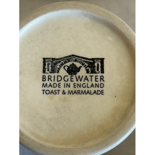 48 - A quantity of Emma Bridgewater 'Toast & Marmalade' ware, to comprise 2 x dinner plates 27cm d, 1 x s... 