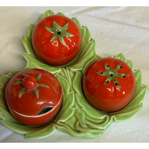 60 - A collection of Carlton Ware, Crown Devon & Beswick all in lettuce leaf/cabbage design to include Ca... 