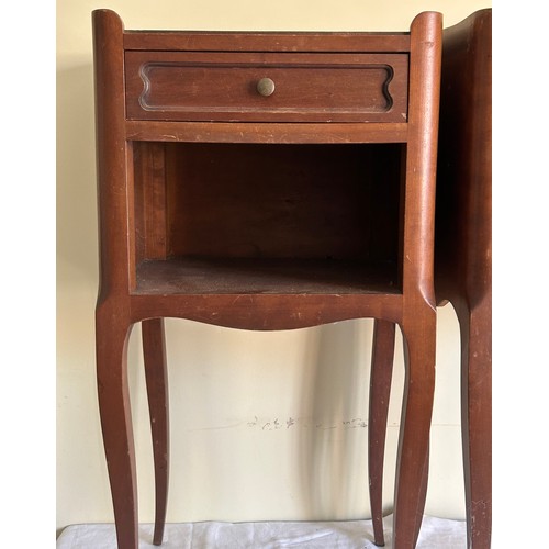 4 - A pair of 20thC bedside tables, with gallery back, single drawer and open well, on carved tapered su... 