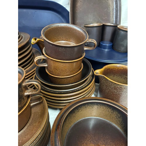 205 - Arabia Finland brown 'Ruska' pattern part dinner service comprising of 2 x serving dishes 34cm x 24c... 