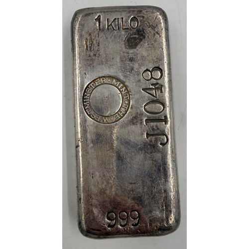 A 1 kilo 999 silver bar, The Westminster Mint J1048.