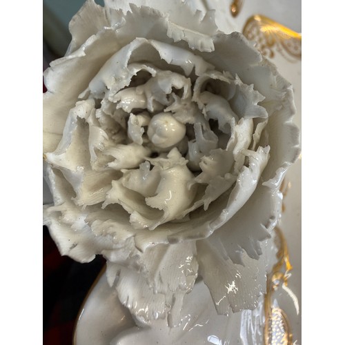 218 - Continental white porcelain figures and a white and gilt dish with floral decoration, 31cm x 26cm. (... 