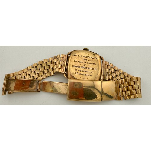 866 - A gentleman’s Vertex 9 carat gold cased wristwatch. Weight 51.5gm.