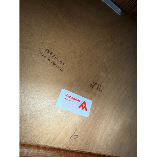 179 - A Möbler Denmark extending dining table. Extended 164cm l x 84cm w x 75cm h. Closed 85cm x 85cm.