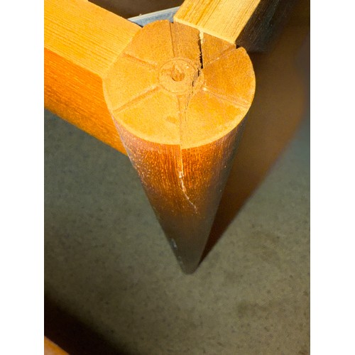 179 - A Möbler Denmark extending dining table. Extended 164cm l x 84cm w x 75cm h. Closed 85cm x 85cm.