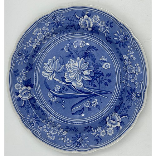 426 - Blue and white ceramics to include Ringtons 'bridge' teapot to include The Humber Bridge, 2 x hexago... 