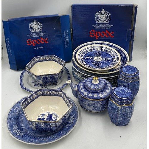 426 - Blue and white ceramics to include Ringtons 'bridge' teapot to include The Humber Bridge, 2 x hexago... 