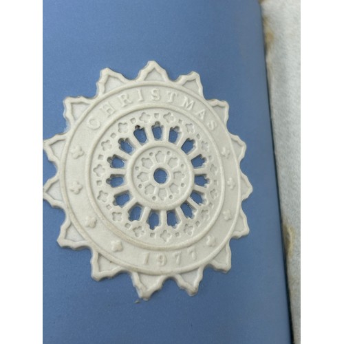 442 - Wedgwood blue jasperware to include a footed fruit bowl 20cm d x 13cm h and 6 x Christmas Mugs 11cm ... 