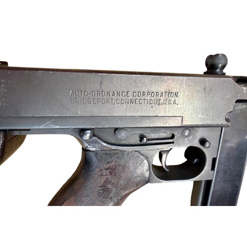 622 - A deactivated American Thompson Sub Machine Gun, calibre .45'', barrel length 32cm, serial number 40... 