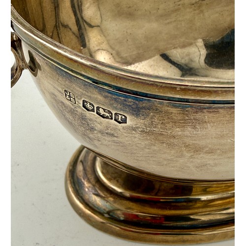499 - Hallmarked silver sauce boat, Sheffield 1909, maker John Sanderson & Son Ltd. Weight 283gm.