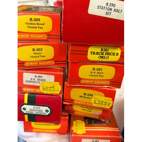 A collection of Hornby Railway items to include boxed R009, R002, R484 ...