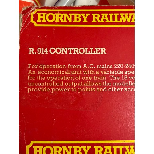 A collection of Hornby Railway items to include boxed R009, R002, R484 ...