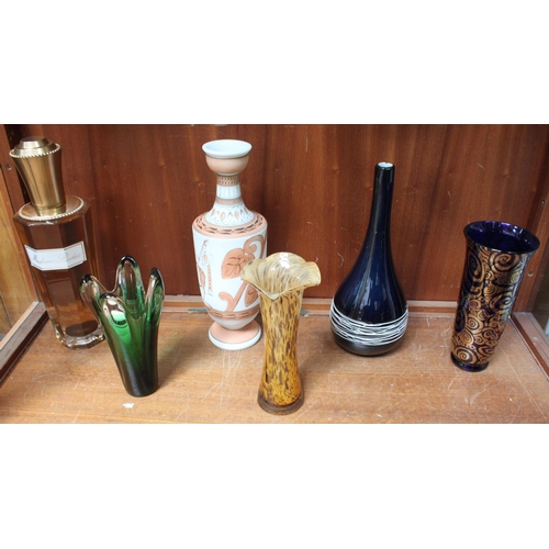 64 - A collection of assorted glass items comprising an oversized advertising display bottle of Madame Ro... 