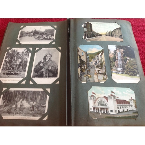 250 - An original old album of approximately 500 Golden Age postcards, with both British and foreign topog... 