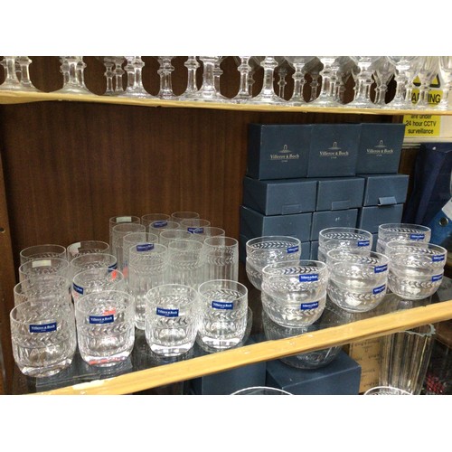 40 - An extensive collection on three shelves of Villeroy & Boch ‘Miss Desiree’ laurel leaf pattern glass... 