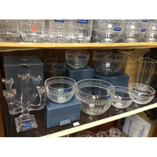 40 - An extensive collection on three shelves of Villeroy & Boch ‘Miss Desiree’ laurel leaf pattern glass... 