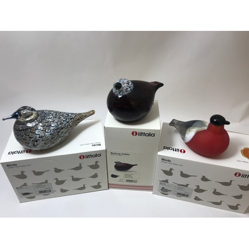 112 - Three Oiva Toikka for Iittala studio glass birds, ‘Spotted Crake’, ‘Bullfinch’ and ‘Rosy Finch’, two... 