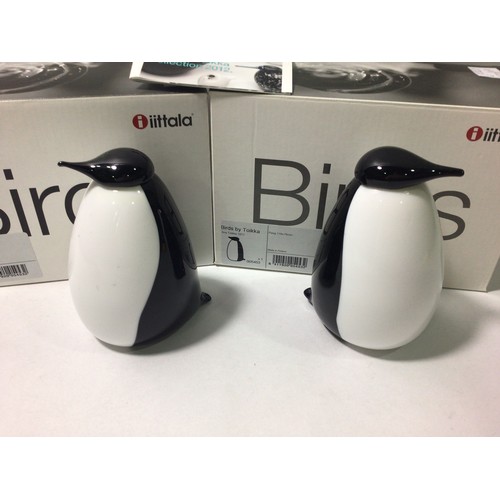 115 - A pair of Oiva Toikka for Iittala studio glass Penguins, ‘Pang’, with etched signatures and labels t... 