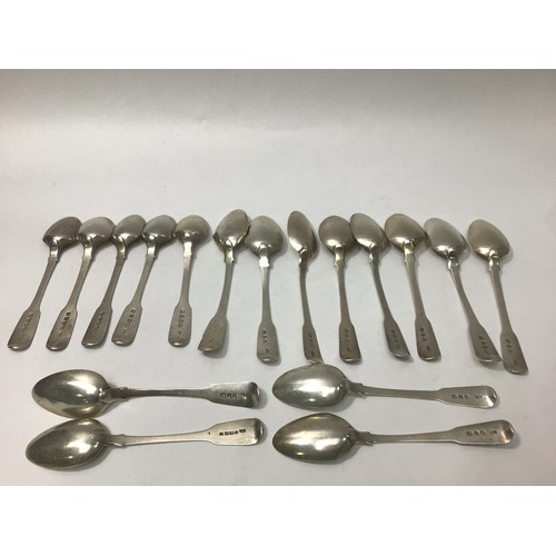 143 - A matched set of twelve George III fiddle pattern teaspoons, 11x London, 1806, maker TB (Thomas Blak... 